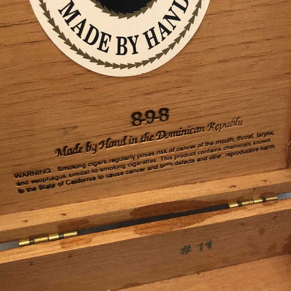 Aston Cigar Box - Picture 5 of 14